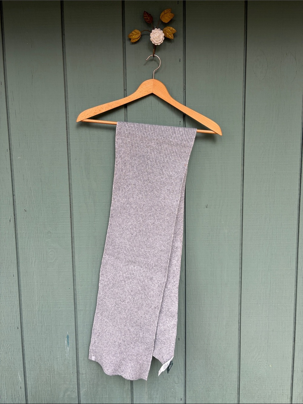 L.L. Bean Light Grey Ribbed Scarf - Picture 3 of 5